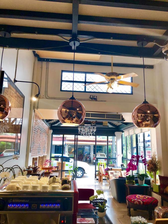 Hp House Cafe' Hotel Chiang Mai Buitenkant foto