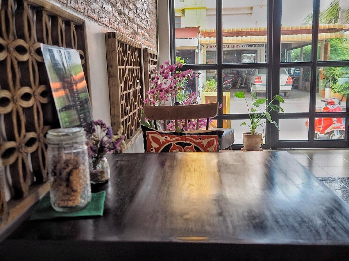 Hp House Cafe' Hotel Chiang Mai Buitenkant foto